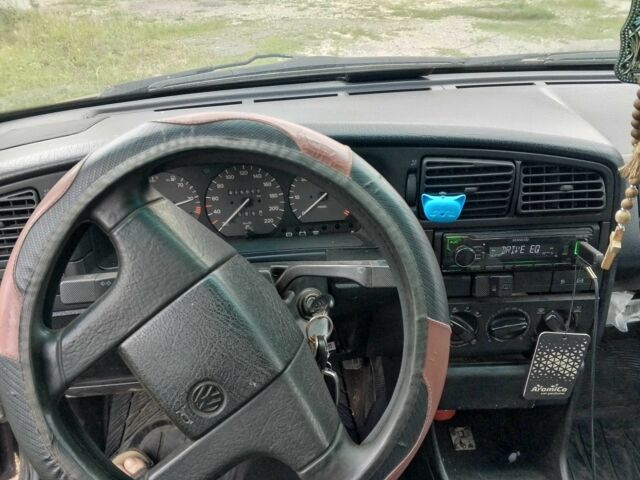 Красный Фольксваген Пассат СС, объемом двигателя 0 л и пробегом 400 тыс. км за 1900 $, фото 1 на Automoto.ua