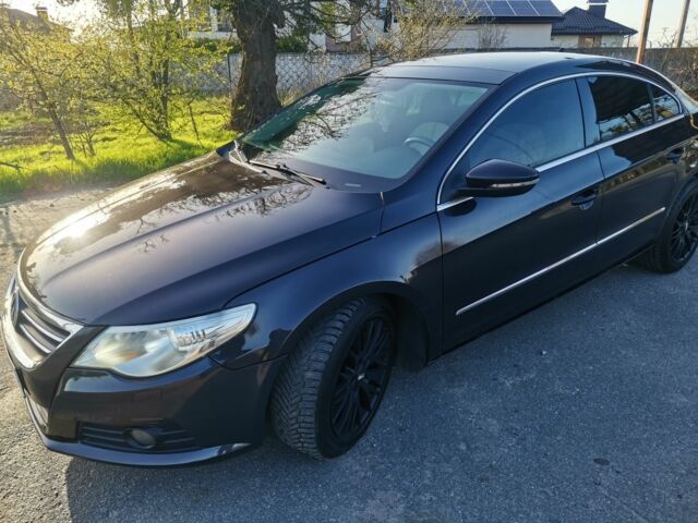 Серый Фольксваген Пассат СС, объемом двигателя 2 л и пробегом 380 тыс. км за 8350 $, фото 1 на Automoto.ua