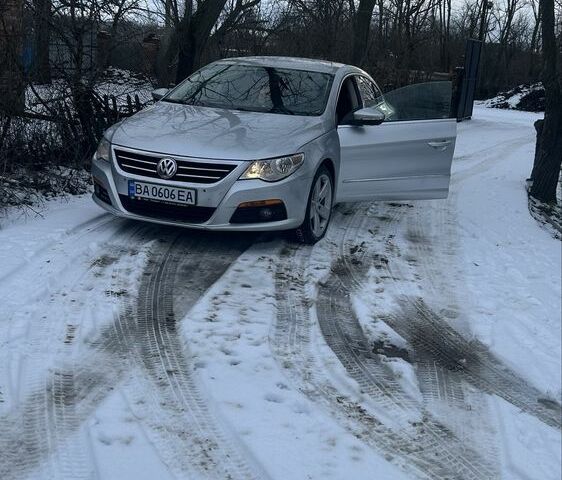 Серый Фольксваген Пассат СС, объемом двигателя 2 л и пробегом 190 тыс. км за 9000 $, фото 1 на Automoto.ua