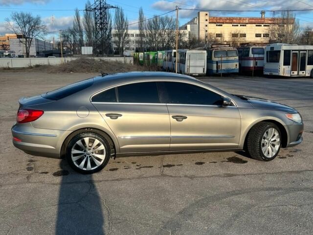 Сірий Фольксваген Пассат СС, об'ємом двигуна 2 л та пробігом 271 тис. км за 7200 $, фото 1 на Automoto.ua