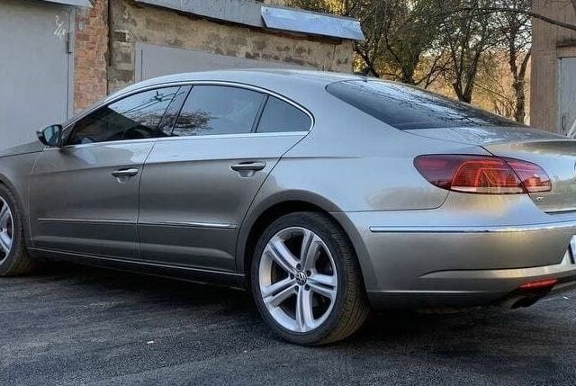 Сірий Фольксваген Пассат СС, об'ємом двигуна 2 л та пробігом 220 тис. км за 12000 $, фото 1 на Automoto.ua