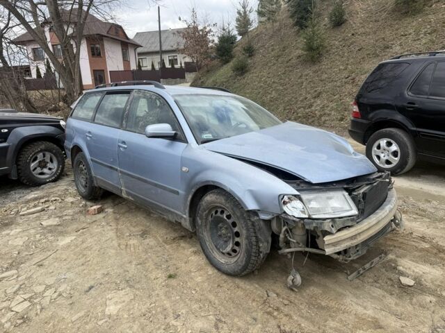Сірий Фольксваген Пассат СС, об'ємом двигуна 1.9 л та пробігом 300 тис. км за 500 $, фото 1 на Automoto.ua