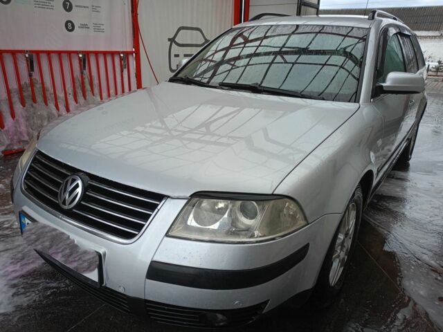 Серый Фольксваген Пассат СС, объемом двигателя 1.9 л и пробегом 285 тыс. км за 5500 $, фото 1 на Automoto.ua