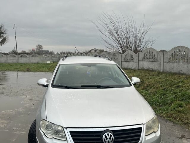 Серый Фольксваген Пассат СС, объемом двигателя 2 л и пробегом 300 тыс. км за 2050 $, фото 1 на Automoto.ua