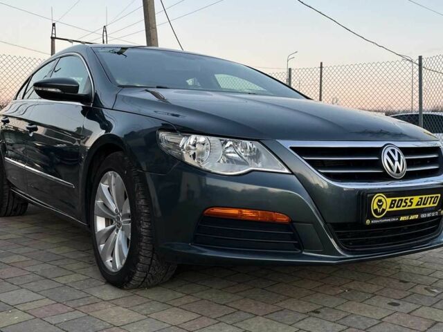 Серый Фольксваген Пассат СС, объемом двигателя 2 л и пробегом 103 тыс. км за 9100 $, фото 1 на Automoto.ua