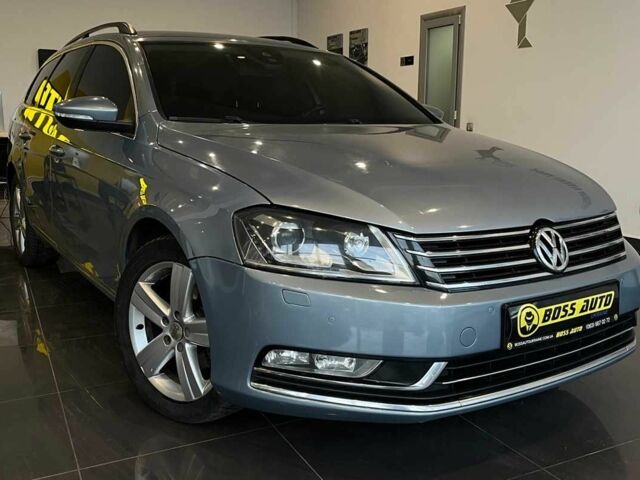 Серый Фольксваген Пассат СС, объемом двигателя 1.6 л и пробегом 281 тыс. км за 9700 $, фото 1 на Automoto.ua