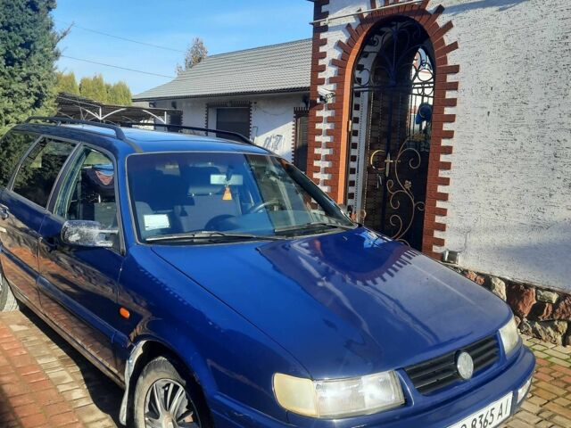 Синий Фольксваген Пассат СС, объемом двигателя 2 л и пробегом 300 тыс. км за 2100 $, фото 1 на Automoto.ua