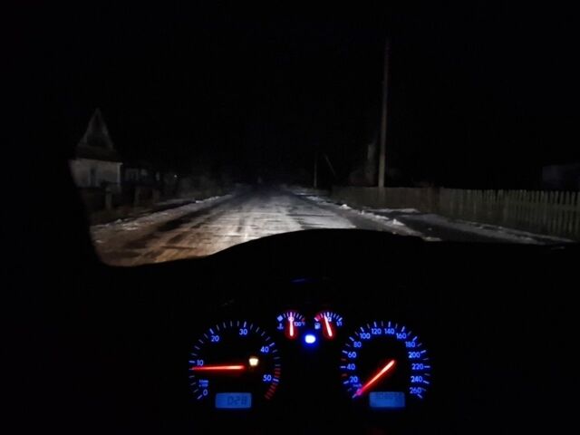 Синий Фольксваген Пассат СС, объемом двигателя 1.9 л и пробегом 308 тыс. км за 3400 $, фото 1 на Automoto.ua