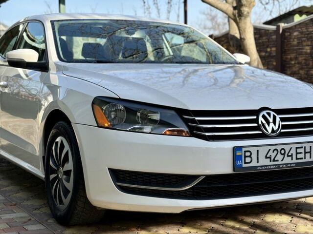 Белый Фольксваген Пассат Вариант, объемом двигателя 1.8 л и пробегом 207 тыс. км за 8290 $, фото 1 на Automoto.ua