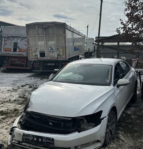 Білий Фольксваген Пассат Варіант, об'ємом двигуна 2 л та пробігом 260 тис. км за 6512 $, фото 1 на Automoto.ua