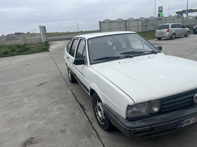 Белый Фольксваген Пассат Вариант, объемом двигателя 1.6 л и пробегом 380 тыс. км за 1100 $, фото 1 на Automoto.ua