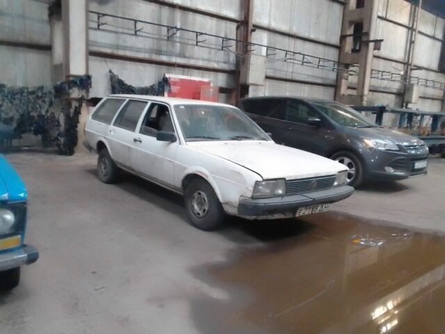 Белый Фольксваген Пассат Вариант, объемом двигателя 1.6 л и пробегом 400 тыс. км за 349 $, фото 1 на Automoto.ua