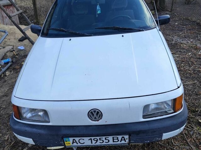 Білий Фольксваген Пассат Варіант, об'ємом двигуна 1.6 л та пробігом 323 тис. км за 1150 $, фото 1 на Automoto.ua