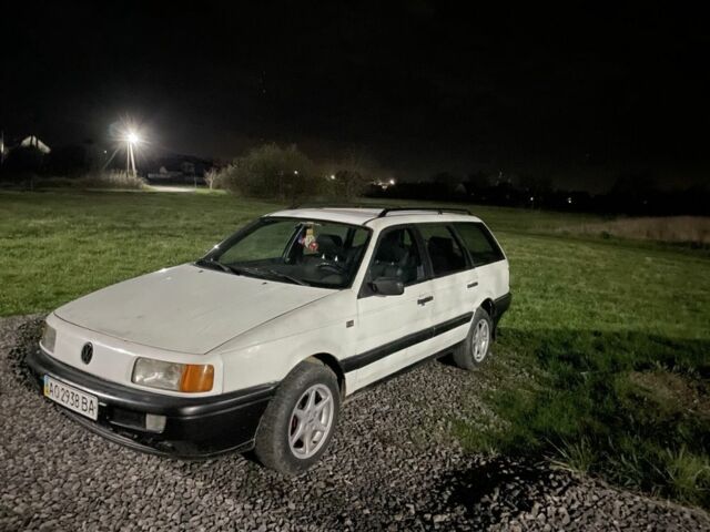 Білий Фольксваген Пассат Варіант, об'ємом двигуна 1.6 л та пробігом 35 тис. км за 1500 $, фото 1 на Automoto.ua