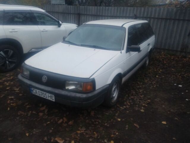 Білий Фольксваген Пассат Варіант, об'ємом двигуна 1.8 л та пробігом 255 тис. км за 925 $, фото 1 на Automoto.ua