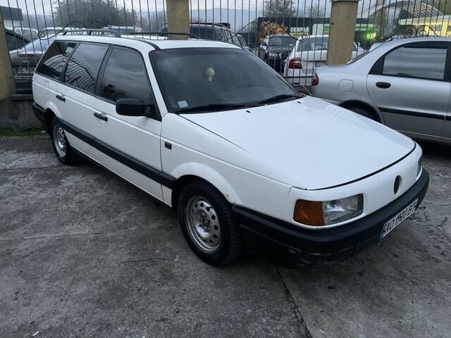 Белый Фольксваген Пассат Вариант, объемом двигателя 1.6 л и пробегом 263 тыс. км за 1200 $, фото 1 на Automoto.ua