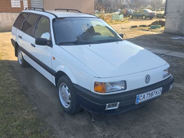 Білий Фольксваген Пассат Варіант, об'ємом двигуна 1.8 л та пробігом 300 тис. км за 2500 $, фото 1 на Automoto.ua