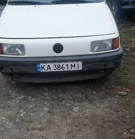 Белый Фольксваген Пассат Вариант, объемом двигателя 2 л и пробегом 220 тыс. км за 1067 $, фото 1 на Automoto.ua