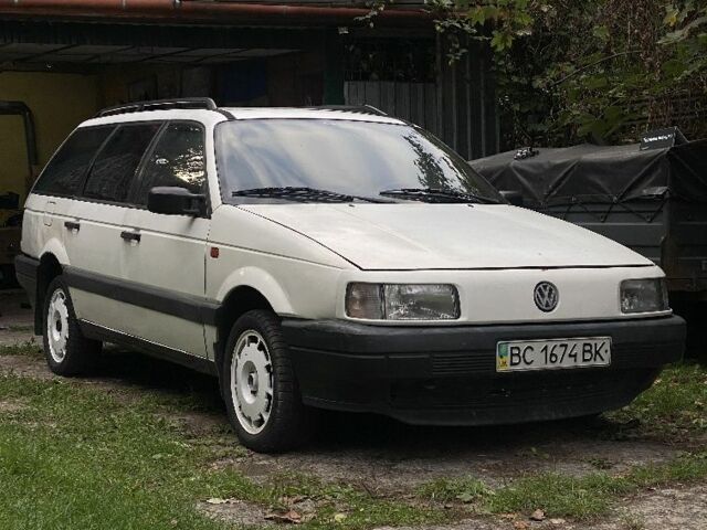 Фольксваген Пассат Вариант 1992 в Львове на Automoto.ua Белый Фольксваген Пассат Вариант, объемом двигателя 0 л и пробегом 250 тыс. км за 1000 $, фото 1 на Automoto.ua