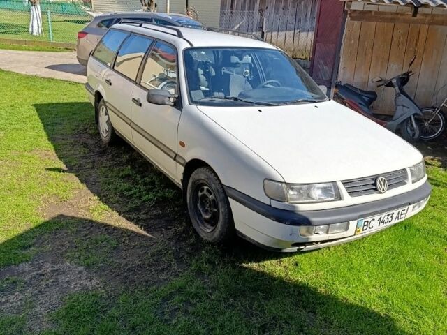 Белый Фольксваген Пассат Вариант, объемом двигателя 1.8 л и пробегом 314 тыс. км за 1200 $, фото 1 на Automoto.ua