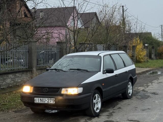 Белый Фольксваген Пассат Вариант, объемом двигателя 1.9 л и пробегом 300 тыс. км за 900 $, фото 1 на Automoto.ua
