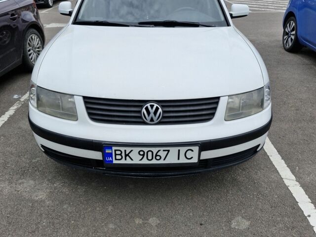 Фольксваген Пассат Вариант 1997 в Ровно на Automoto.ua Белый Фольксваген Пассат Вариант, объемом двигателя 1.6 л и пробегом 348 тыс. км за 2650 $, фото 1 на Automoto.ua