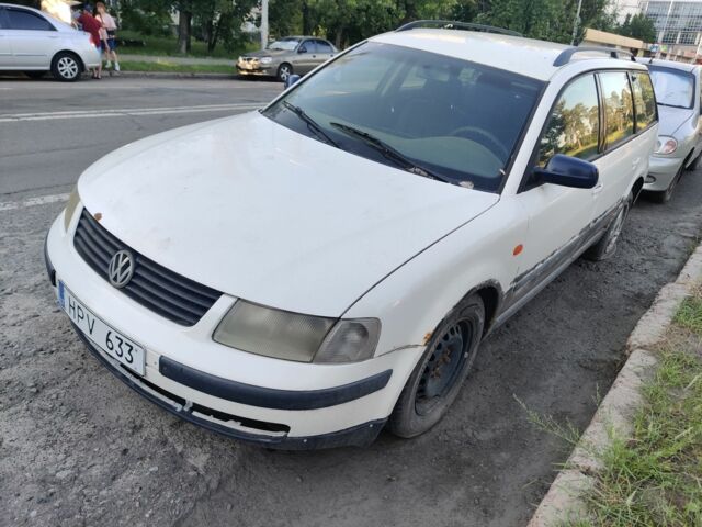 Білий Фольксваген Пассат Варіант, об'ємом двигуна 0 л та пробігом 300 тис. км за 500 $, фото 1 на Automoto.ua