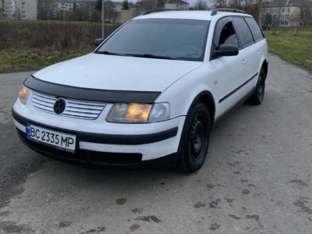 Белый Фольксваген Пассат Вариант, объемом двигателя 1.6 л и пробегом 293 тыс. км за 3200 $, фото 1 на Automoto.ua