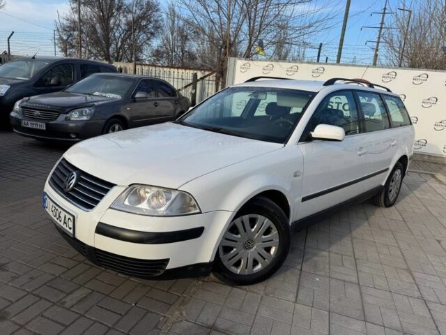 Белый Фольксваген Пассат Вариант, объемом двигателя 2 л и пробегом 290 тыс. км за 4200 $, фото 1 на Automoto.ua