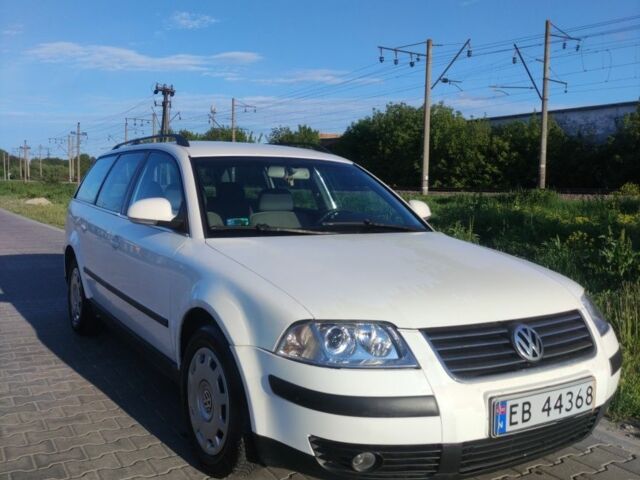 Белый Фольксваген Пассат Вариант, объемом двигателя 0 л и пробегом 333 тыс. км за 2000 $, фото 1 на Automoto.ua