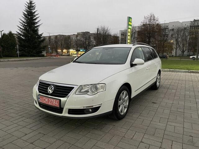 Белый Фольксваген Пассат Вариант, объемом двигателя 2 л и пробегом 273 тыс. км за 4999 $, фото 1 на Automoto.ua