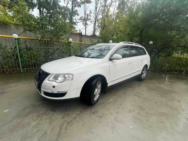 Белый Фольксваген Пассат Вариант, объемом двигателя 1.4 л и пробегом 335 тыс. км за 3900 $, фото 1 на Automoto.ua