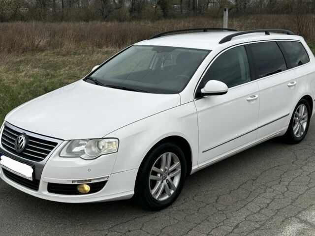 Белый Фольксваген Пассат Вариант, объемом двигателя 1.9 л и пробегом 111 тыс. км за 3200 $, фото 1 на Automoto.ua