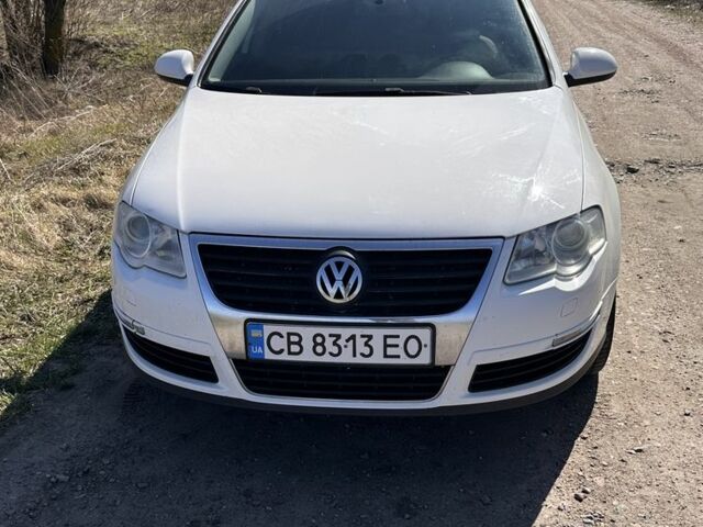 Білий Фольксваген Пассат Варіант, об'ємом двигуна 1.6 л та пробігом 249 тис. км за 5900 $, фото 1 на Automoto.ua