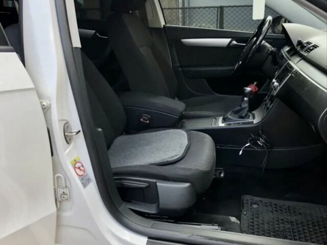 Білий Фольксваген Пассат Варіант, об'ємом двигуна 1.6 л та пробігом 484 тис. км за 7499 $, фото 1 на Automoto.ua