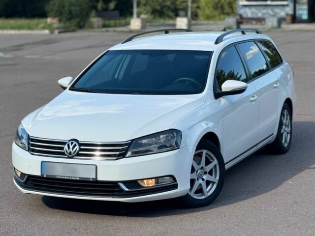 Фольксваген Пассат Вариант 2011 в Ровно на Automoto.ua Белый Фольксваген Пассат Вариант, объемом двигателя 1.6 л и пробегом 277 тыс. км за 7590 $, фото 1 на Automoto.ua