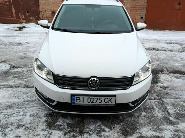 Білий Фольксваген Пассат Варіант, об'ємом двигуна 1.6 л та пробігом 300 тис. км за 10000 $, фото 1 на Automoto.ua