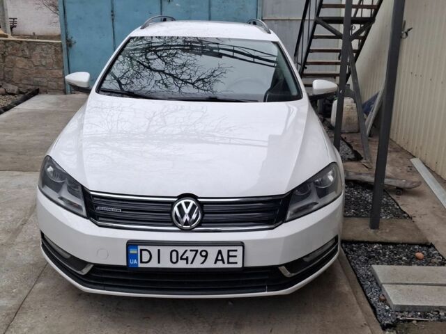 Білий Фольксваген Пассат Варіант, об'ємом двигуна 1.6 л та пробігом 268 тис. км за 9500 $, фото 1 на Automoto.ua