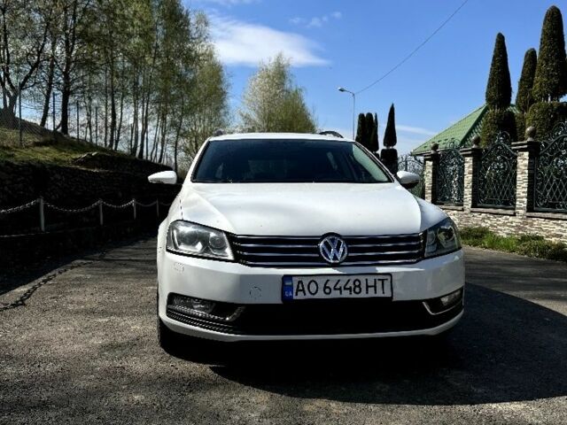 Белый Фольксваген Пассат Вариант, объемом двигателя 1.6 л и пробегом 303 тыс. км за 8500 $, фото 1 на Automoto.ua