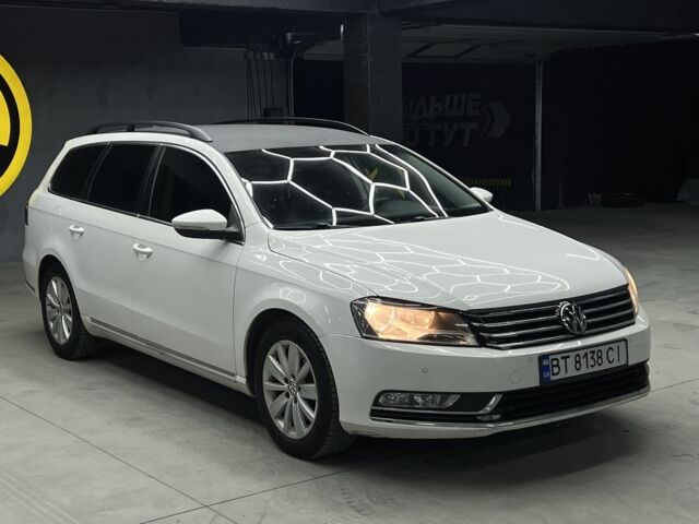 Белый Фольксваген Пассат Вариант, объемом двигателя 2 л и пробегом 270 тыс. км за 10300 $, фото 1 на Automoto.ua