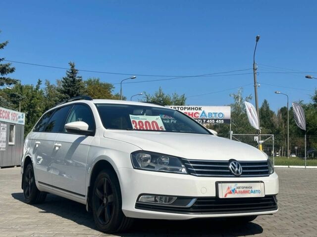 Белый Фольксваген Пассат Вариант, объемом двигателя 2 л и пробегом 180 тыс. км за 11464 $, фото 1 на Automoto.ua