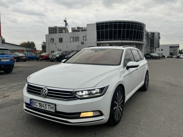 Білий Фольксваген Пассат Варіант, об'ємом двигуна 1.6 л та пробігом 216 тис. км за 13700 $, фото 1 на Automoto.ua