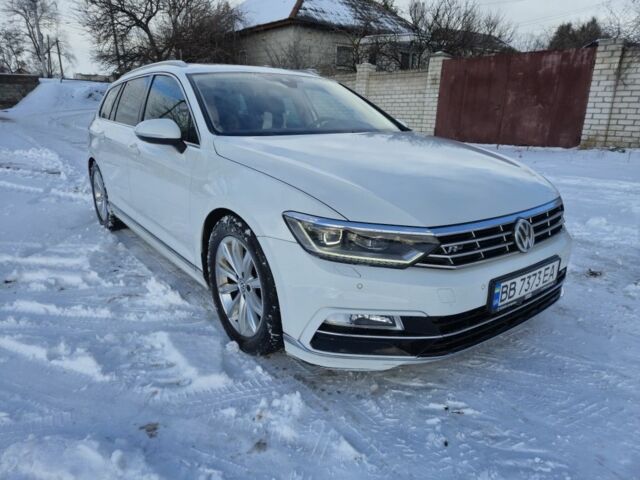 Белый Фольксваген Пассат Вариант, объемом двигателя 2 л и пробегом 344 тыс. км за 17400 $, фото 1 на Automoto.ua