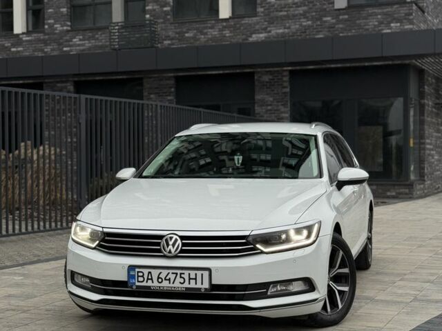 Белый Фольксваген Пассат Вариант, объемом двигателя 2 л и пробегом 256 тыс. км за 14999 $, фото 1 на Automoto.ua