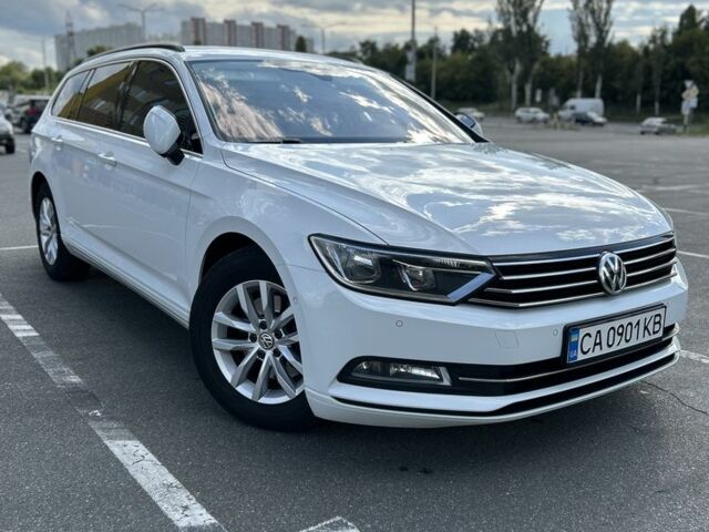 Білий Фольксваген Пассат Варіант, об'ємом двигуна 1.6 л та пробігом 214 тис. км за 14350 $, фото 1 на Automoto.ua