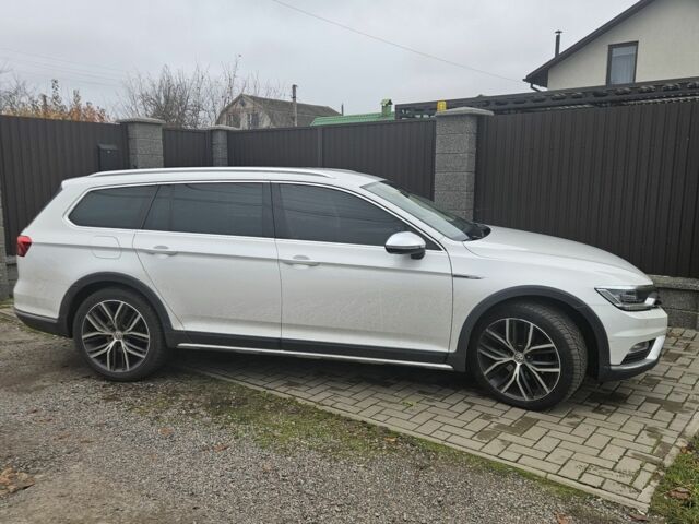 Білий Фольксваген Пассат Варіант, об'ємом двигуна 2 л та пробігом 197 тис. км за 15800 $, фото 1 на Automoto.ua