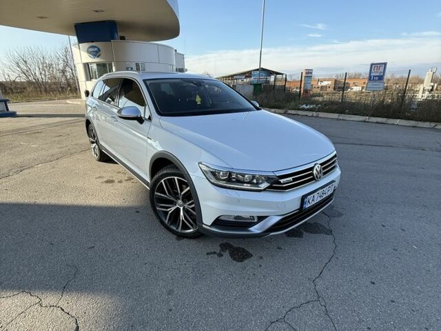 Білий Фольксваген Пассат Варіант, об'ємом двигуна 2 л та пробігом 195 тис. км за 16750 $, фото 1 на Automoto.ua