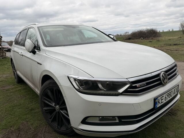 Белый Фольксваген Пассат Вариант, объемом двигателя 2 л и пробегом 359 тыс. км за 17500 $, фото 1 на Automoto.ua