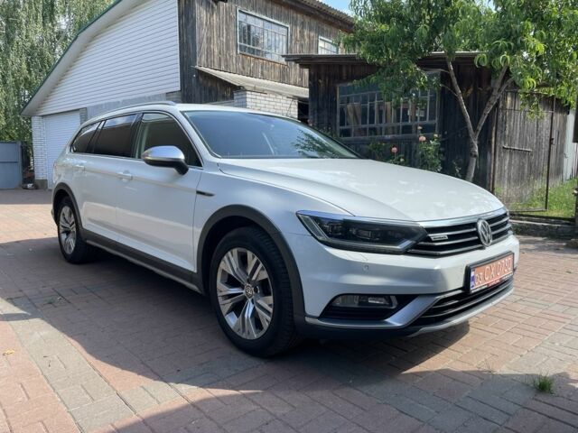 Білий Фольксваген Пассат Варіант, об'ємом двигуна 2 л та пробігом 238 тис. км за 22000 $, фото 1 на Automoto.ua