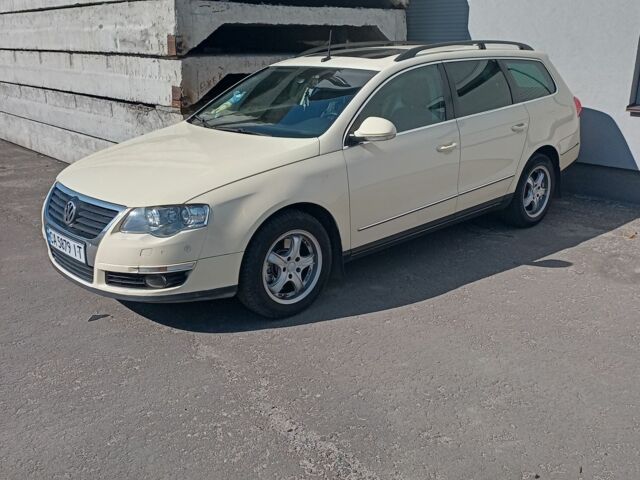 Бежевий Фольксваген Пассат Варіант, об'ємом двигуна 2 л та пробігом 315 тис. км за 5400 $, фото 1 на Automoto.ua